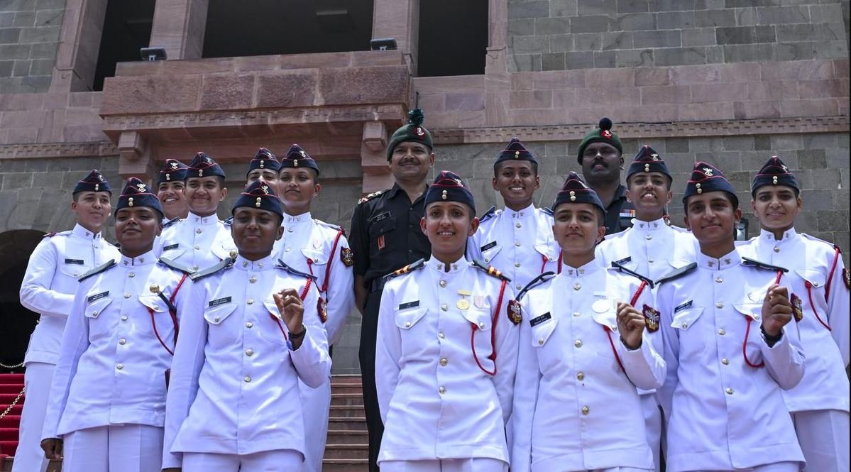 NDA से स्नातक 17 महिलाओं का पहले बैच ने रचा इतिहास