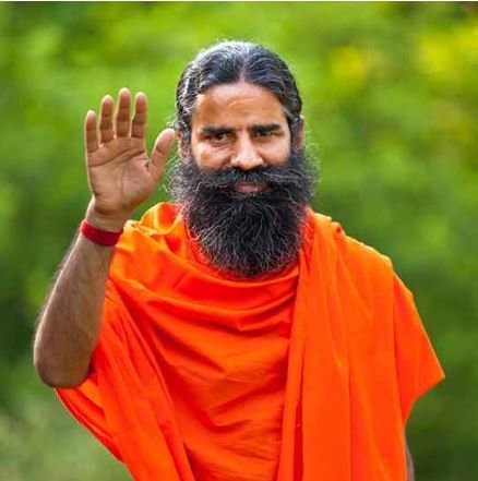 अदालत पहुंचा पतंजलि-डाबर विवाद, कई बार लग चुकी है बाबा रामदेव को कोर्ट से फटकार