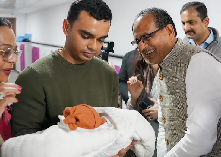 शिवराज के घर गूँजी किलकारी: बड़ी बहू अमानत ने दिया ‘लाडली लक्ष्मी’ को जन्म
